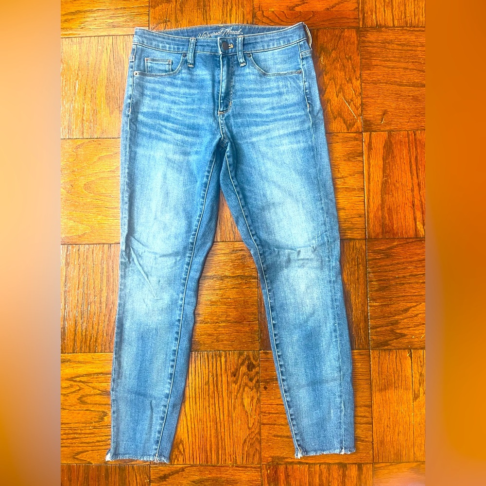 Universal Thread Light Wash High Rise Cropped Jeggings, Size 6/28 R